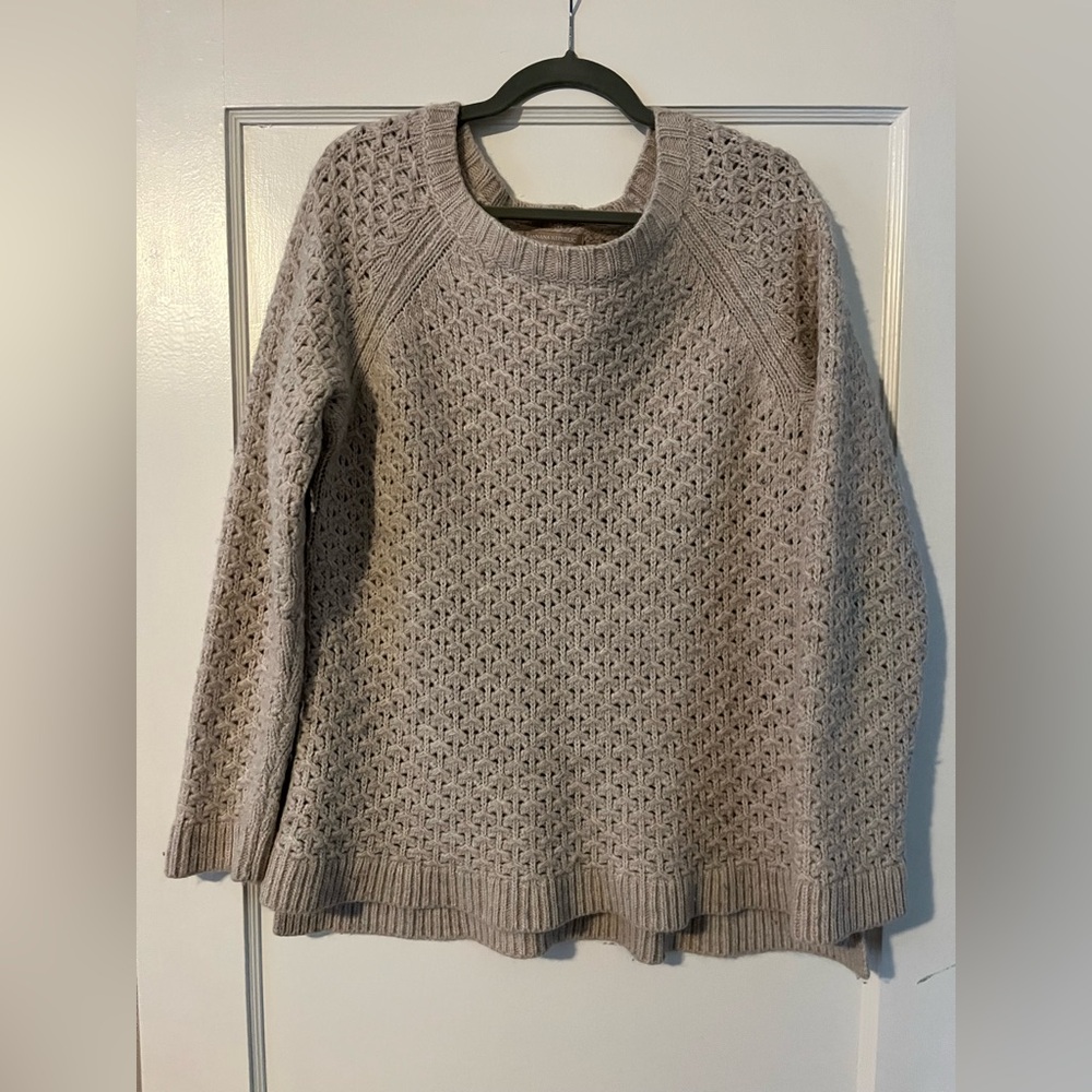 Women’s Banana Republic Italian yarn sweater